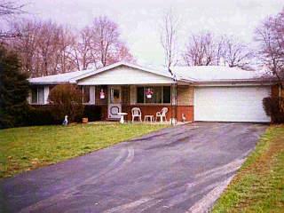 682 Loda Dr, Cincinnati, OH 45245 photo 3