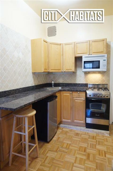 4647 Laurelview Dr, Cincinnati, OH 45244 photo 2