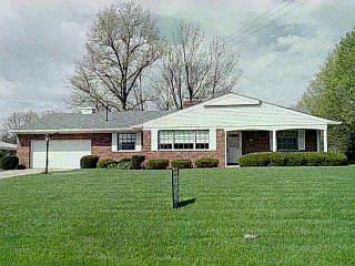 1069 Pineknot Dr, Cincinnati, OH 45238 photo 2