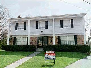 1062 Meadowind Ct, Cincinnati, OH 45231 photo 3