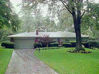 6851 Springcrest Cir, Cincinnati, OH 45243 photo 1