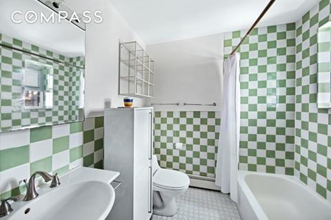 588 Lowell Ave, Cincinnati, OH 45220 photo 8