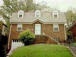 588 Lowell Ave, Cincinnati, OH 45220 photo 3