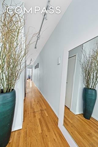 588 Lowell Ave, Cincinnati, OH 45220 photo 10