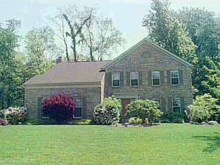 986 Nottingham Dr, Cincinnati, OH 45255 photo 2