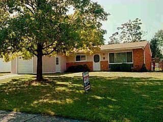 959 Hollytree Dr, Cincinnati, OH 45231 photo 1