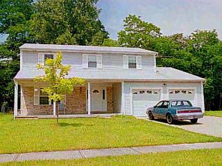 8263 Springdew Dr, Cincinnati, OH 45231 photo 1