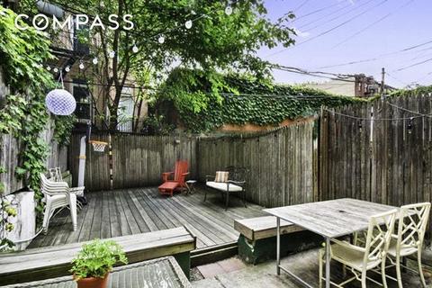 326 Milton St, Cincinnati, OH 45202 photo 1