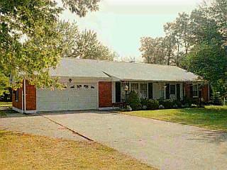 11640 Pippin Rd, Cincinnati, OH 45231 photo 1