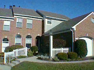 5430 Windridge Ct, Columbia Twp, OH 45243 photo 2