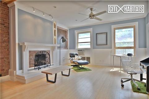 8901 Mockingbird Ln, Cincinnati, OH 45231 photo 1