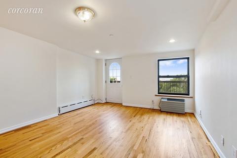 2729 Minot Ave, Cincinnati, OH 45209 photo 1