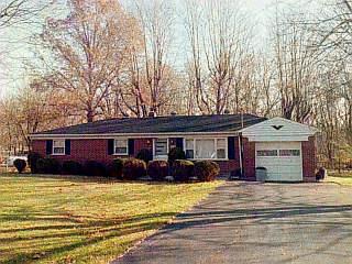 4206 Dixie Dr, Cincinnati, OH 45245 photo 3