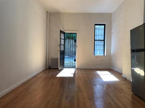 2918 Utopia Pl, Cincinnati, OH 45208 photo 4