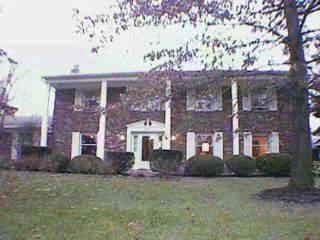 9032 Winthrop Dr, Montgomery, OH 45249 photo 1