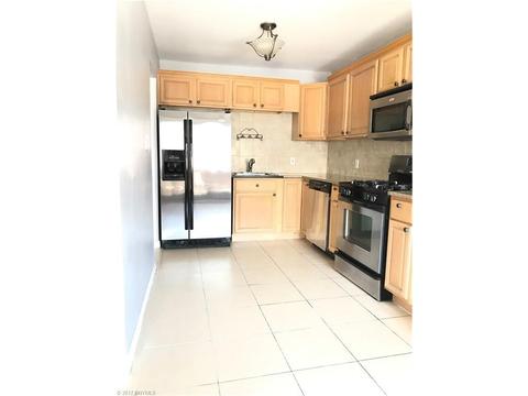 1015 Seton Ave, Cincinnati, OH 45205 photo 3