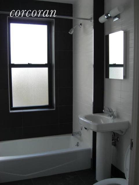 807 Springvale Dr, Hamilton, OH 45013 photo 2