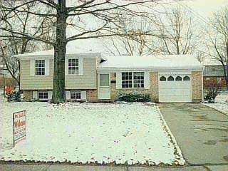 2623 Ambassador Dr, Cincinnati, OH 45231 photo 2