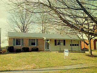 1639 Hilltree Dr, Cincinnati, OH 45255 photo 3