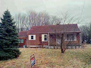 3910 Banks Rd, Cincinnati, OH 45245 photo 1