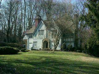 3901 Ledgewood Dr, Cincinnati, OH 45229 photo 1