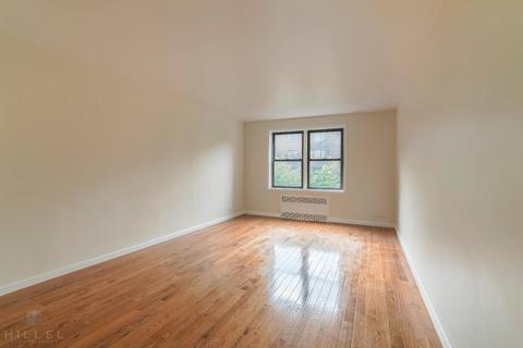 565 Forest Ridge Ct, Cincinnati, OH 45244 photo 7