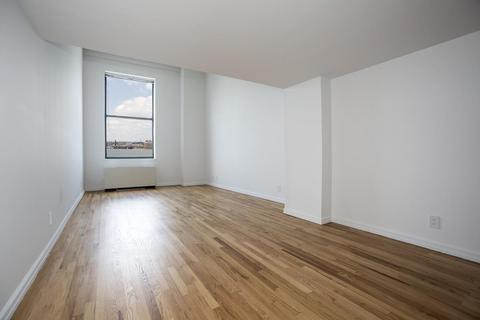 2794 Baker Ave, Cincinnati, OH 45211 photo 4