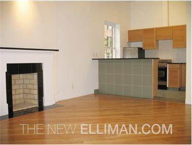 3947 Farrell Dr, Cincinnati, OH 45211 photo 4