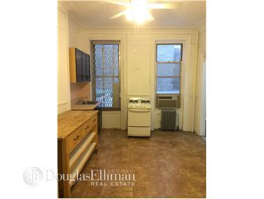 1621 Iliff Ave, Cincinnati, OH 45205 photo 2
