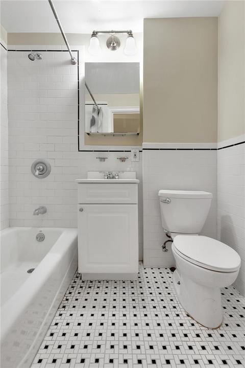 10906 Maplehill Dr, Cincinnati, OH 45240 photo 6