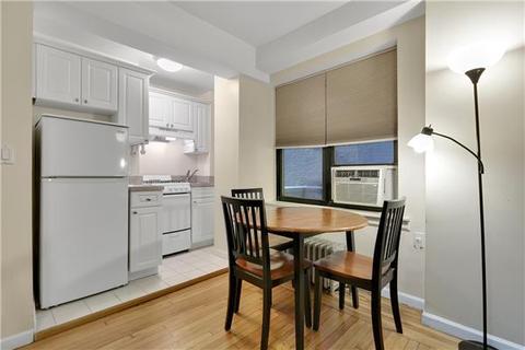 10906 Maplehill Dr, Cincinnati, OH 45240 photo 4
