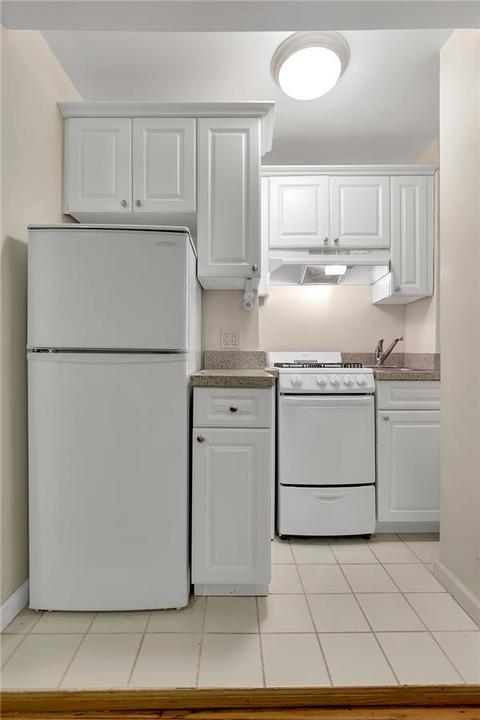 10906 Maplehill Dr, Cincinnati, OH 45240 photo 5