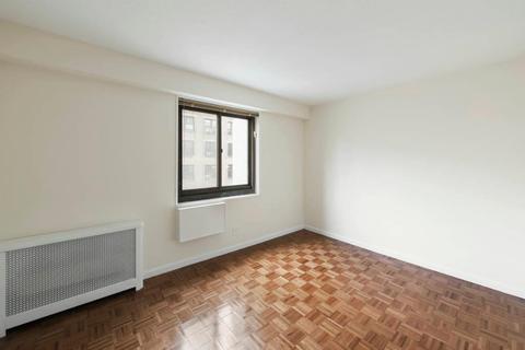 2911 Treevalley Ct, Cincinnati, OH 45244 photo 5