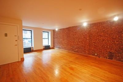 5027 Reading Rd, Cincinnati, OH 45237 photo 1