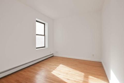 6045 Capri Dr, Cincinnati, OH 45224 photo 5
