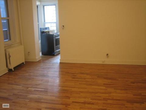 6961 Royalgreen Dr, Cincinnati, OH 45244 photo 1
