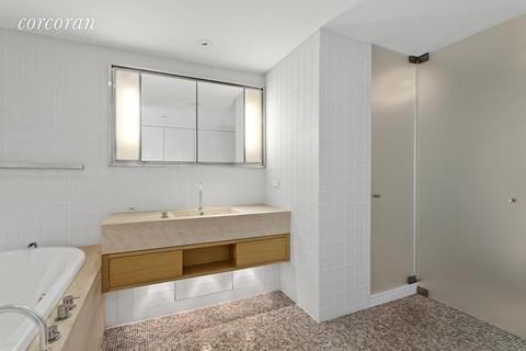 4706 Calvert St, Cincinnati, OH 45209 photo 8