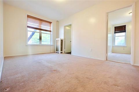 6473 Devonwood Dr, Cincinnati, OH 45224 photo 4