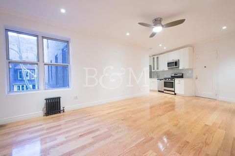 6624 Roe St, Cincinnati, OH 45227 photo 1
