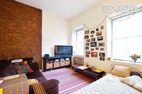 5586 Regimental Pl, Cincinnati, OH 45239 photo 1