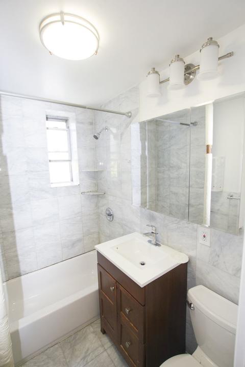 2324 Ohio Ave, Cincinnati, OH 45219 photo 1
