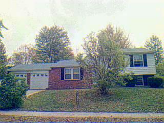 663 Holiday Dr, Cincinnati, OH 45245 photo 3