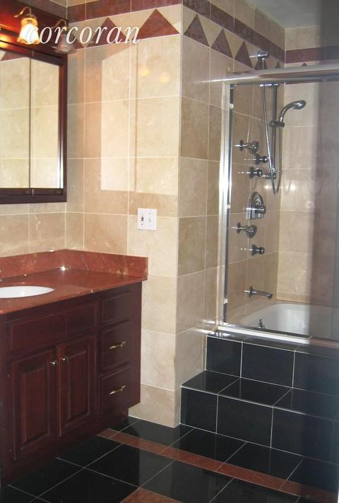 663 Holiday Dr, Cincinnati, OH 45245 photo 8