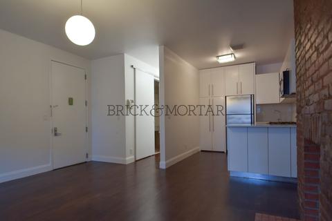 2920 Kling Ave, Cincinnati, OH 45211 photo 2