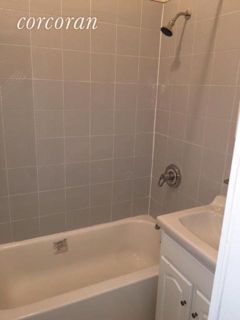 5725 Glow Ct, Cincinnati, OH 45238 photo 6