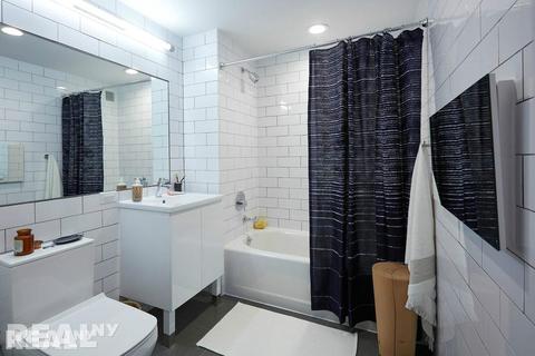 114 Ivanhoe Ave, Cincinnati, OH 45233 photo 4