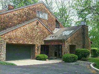 18 Spring Knoll Dr, Mariemont, OH 45227 photo 3
