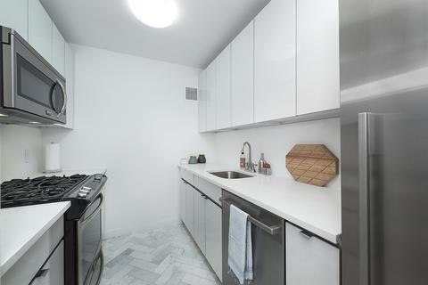 4048 Simca Ln, Cincinnati, OH 45211 photo 4