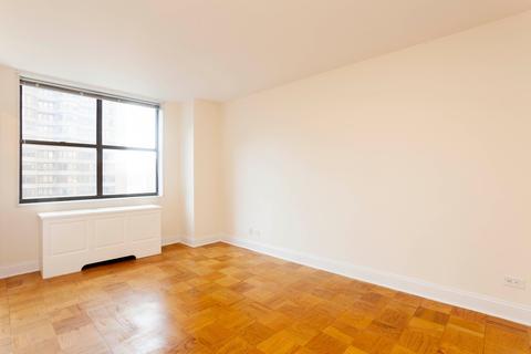 6451 Hamilton Ave, Cincinnati, OH 45224 photo 4