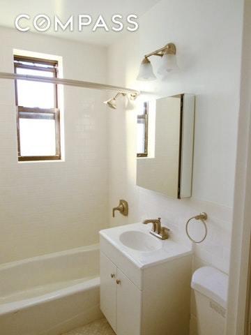 360 Brocdorf Dr, Wyoming, OH 45215 photo 9